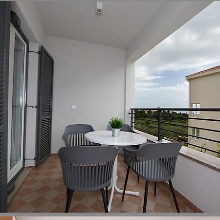 Ivmalu Apartments Tučepi エクステリア 写真