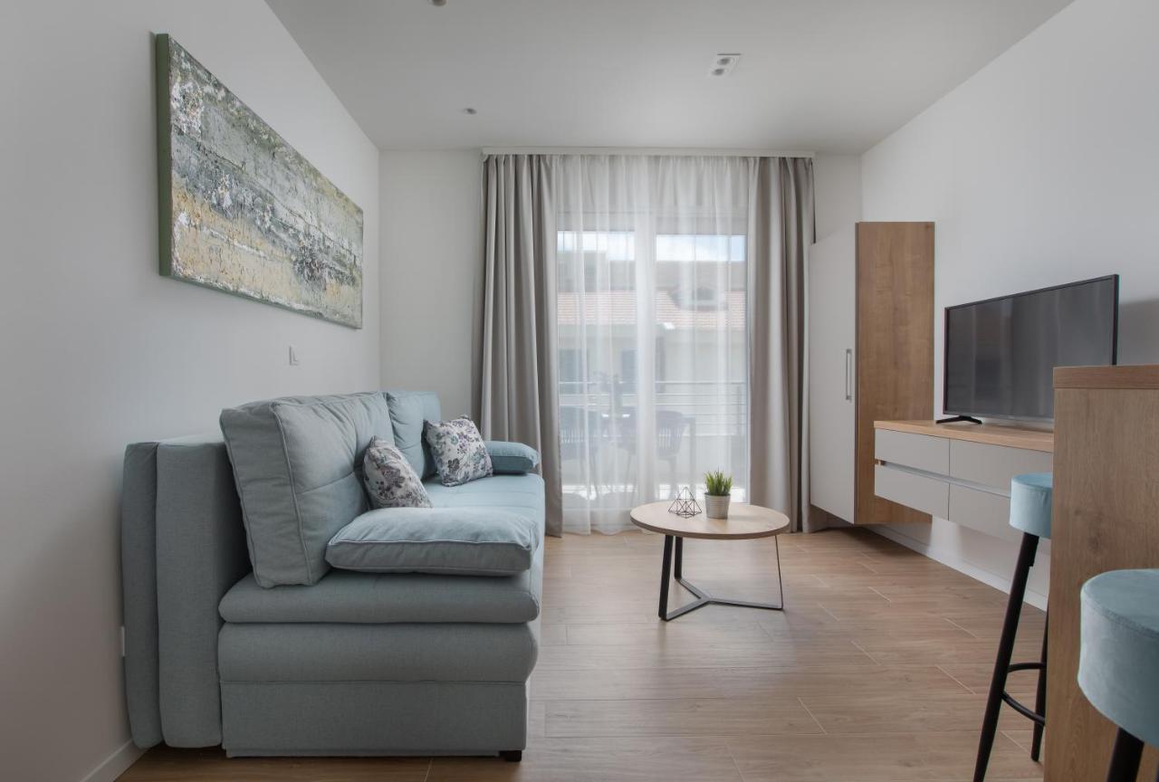 Ivmalu Apartments Tučepi エクステリア 写真
