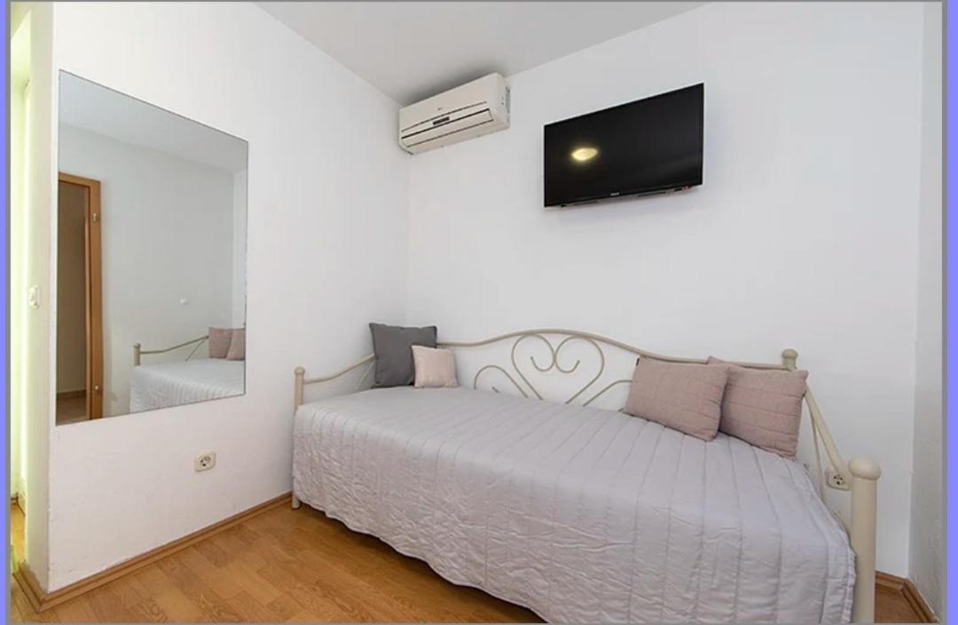 Ivmalu Apartments Tučepi エクステリア 写真