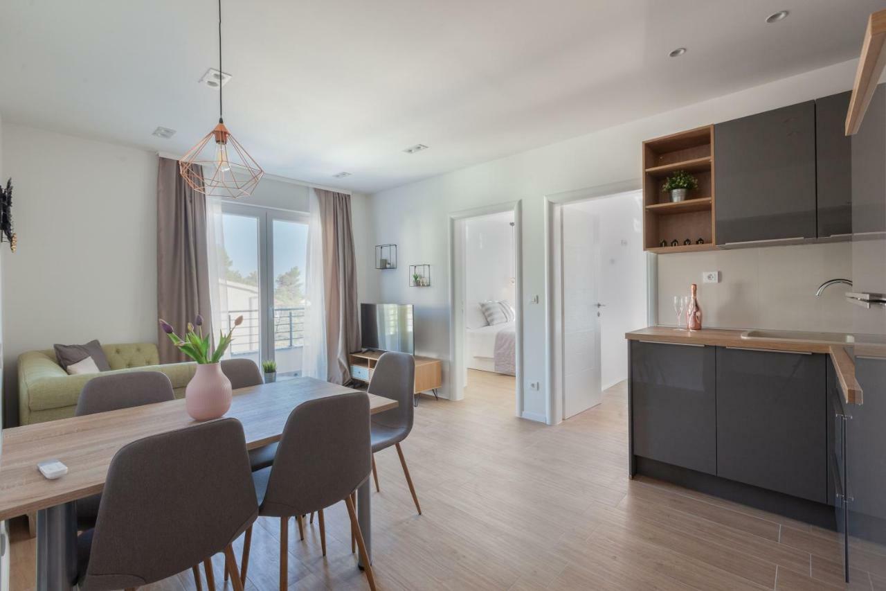 Ivmalu Apartments Tučepi エクステリア 写真