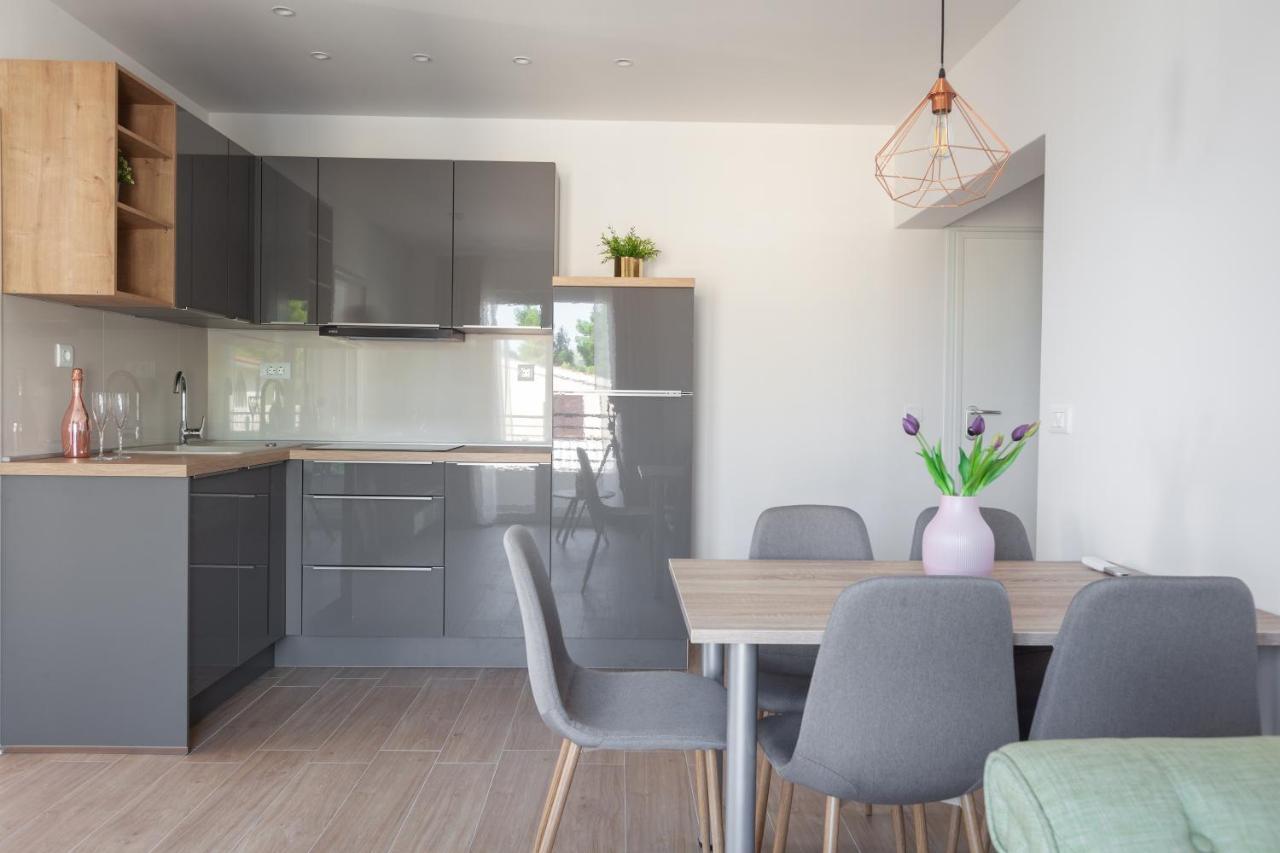 Ivmalu Apartments Tučepi エクステリア 写真